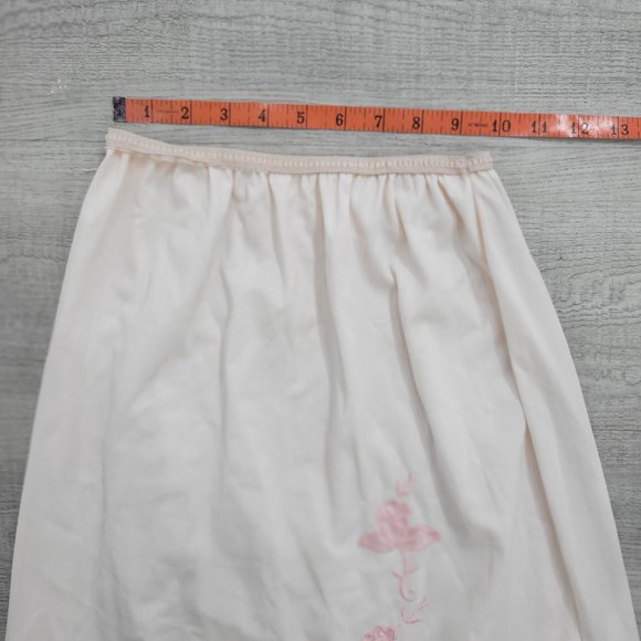 ❤️Vintage 70's Pastel Pink Lace Floral Embroidered Scallop Trim Skirt Slip - Picture 7 of 7